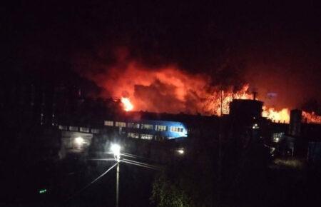 У Смоленській області дрони атакували нафтобазу (ВІДЕО)