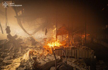 Ракетний удар по Харкову: рятувальники були змушені п'ять разів призупиняти роботи