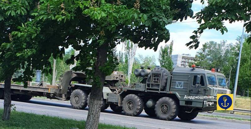 Росіяни перекидають через Маріуполь війська в напрямку Бердянська — Андрющенко