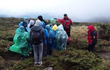 У горах на Прикарпатті заблукала група школярів