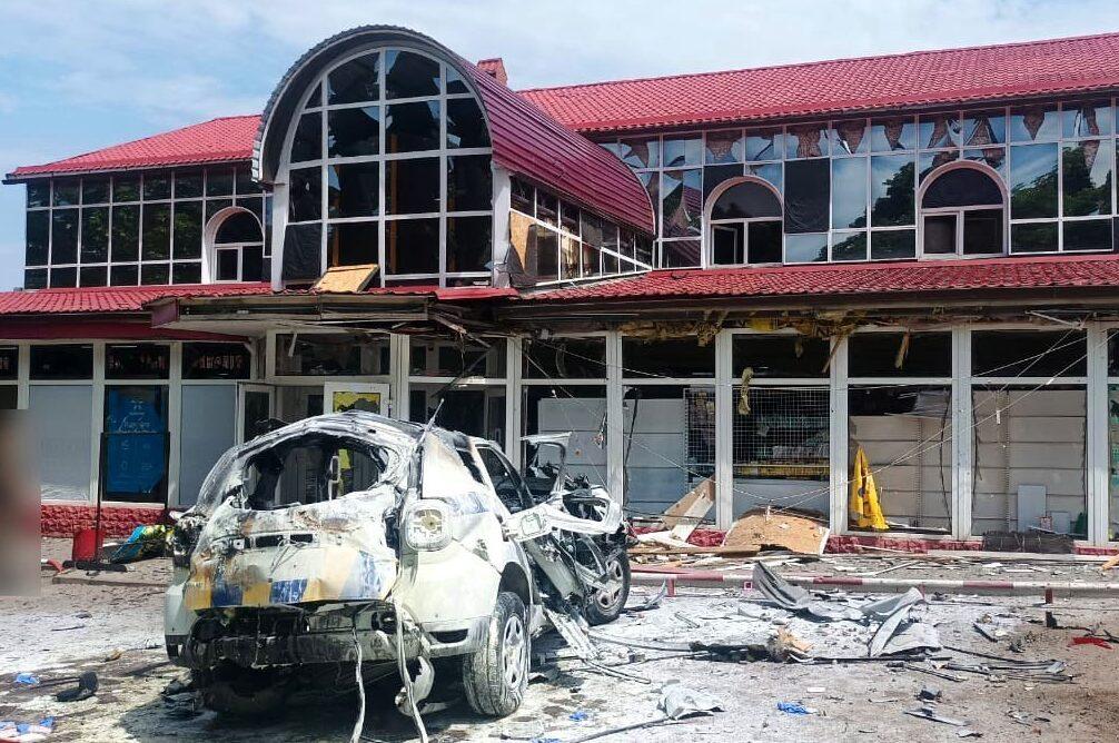 На Херсонщині армія РФ дроном атакувала автомобіль поліції