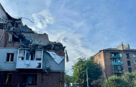У Харкові зросла кількість загиблих після удару росіян по пʼятиповерхівці