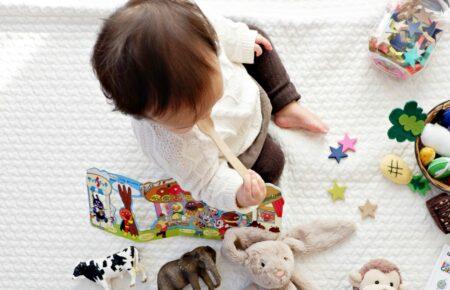 «Муніципальна няня» для ВПО: Мінсоцполітики пояснює, як оформлювати