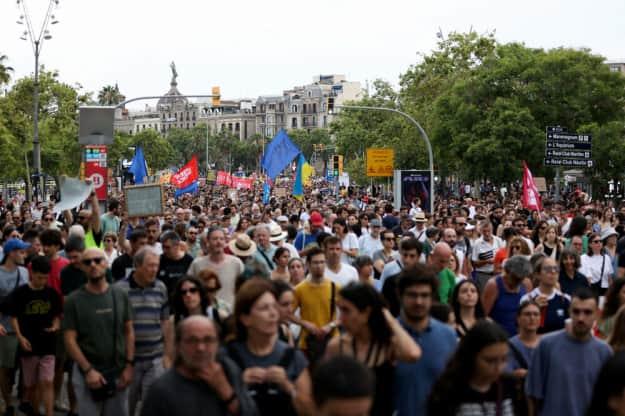 Жителі Барселони вийшли на протест проти масового туризму