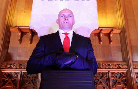 Усик звернувся до американського стендап-коміка: попросив передати прохання до Трампа