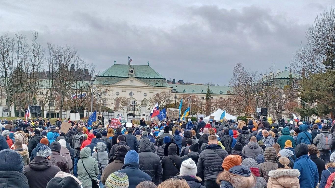 У Братиславі пройшла акція протесту у відповідь на зустріч Фіцо з Путіним