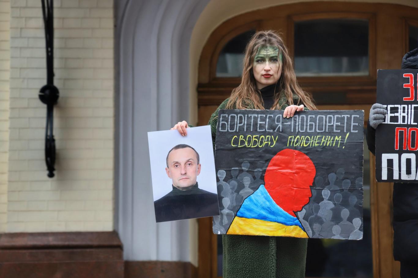 Полон. «Єдина «вигода», за якою я сюди виходжу — привернути вашу увагу». Історія Дарини