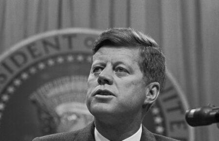 Адміністрація Трампа оприлюднила раніше засекречені документи про вбивство Кеннеді