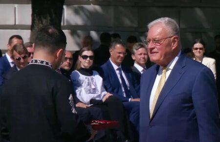 Зеленський нагородив Кіта Келлога і духовного радника Трампа орденом «За заслуги» (ОНОВЛЕНО)