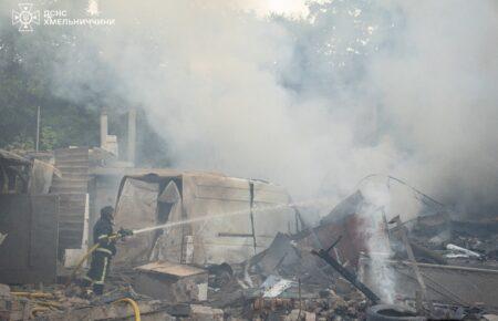 Внаслідок масованого подвійного удару по Хмельницькому загинув чоловік