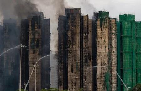 У Гонконгу відомо вже про 128 загиблих внаслідок пожежі у хмарочосах