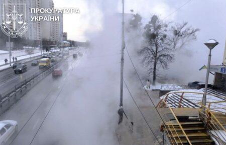 У Києві 16-річна дівчина впала в яму з окропом та отримала 73% опіків тіла — прокуратура