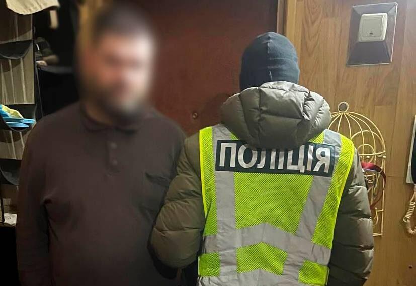 У Києві затримали чоловіка, який займався збутом амфетаміну, не виходячи із квартири (ФОТО)
