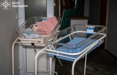 Одеса: окупанти влучили в житловий будинок та пологовий, є загиблий, поранені 11