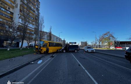 Пасажирка маршрутки загинула в ДТП за участю військового в Одесі