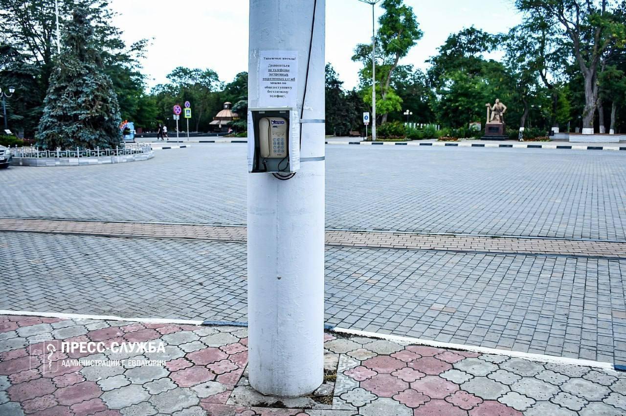 Окупанти в Криму повертають таксофони через проблеми зі зв'язком — «Жовта стрічка»