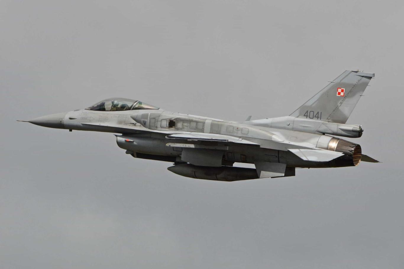 Польські F-16 перехопили над Балтикою російський літак-розвідник Іл-20