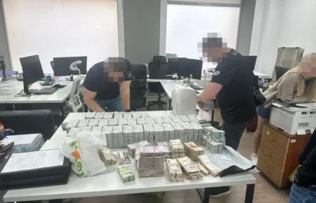 Суд відмовився арештувати гроші, які ДБР вилучило у виробника дронів Vyriy Industries