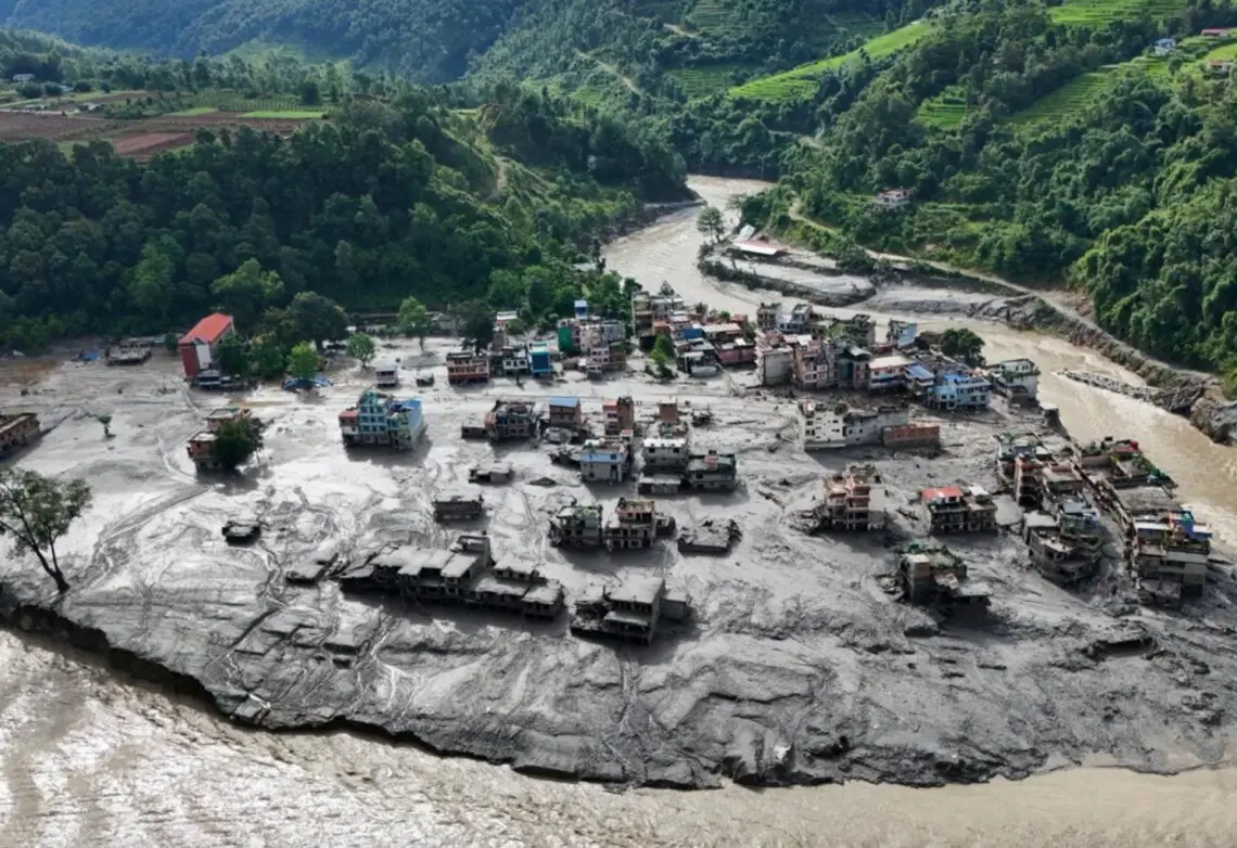 У Непалі зросла кількість зниклих безвісти українців через повінь