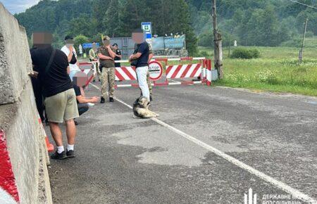 Майора Нацгвардії затримали під час перевезення до кордону трьох військовозобов’язаних