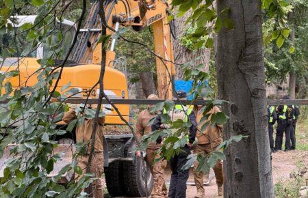 Конфлікт через теплотрасу на Теремках: ми поговорили з активістом та профільним чиновником, і ось що дізналися