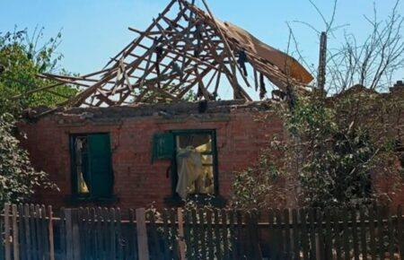 Окупанти в перший день нового навчального року пошкодили шкільний стадіон у Дніпрі