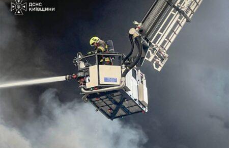 Атака на Київщину: дрони пошкодили склади та будинки
