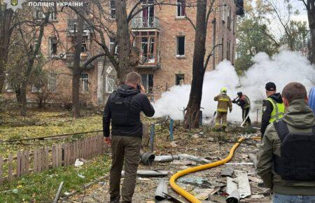 Росіяни вдарили безпілотником по Києву, є постраждалі