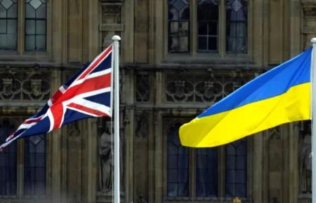 Аналітик пояснив, чому Зеленський на тлі загострення з Трамампом поїхав до британського короля